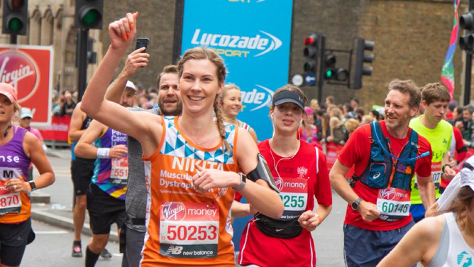 Nikita Ellithorn running the London Marathon on behalf of MDUK.